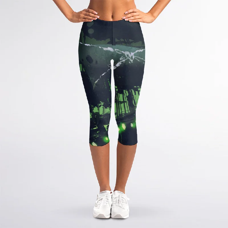 Flying Dutchman Ghost Pirate Ship Print Women's Capri Leggings