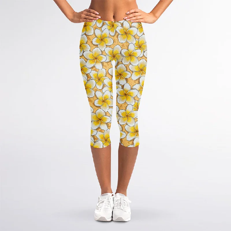 Frangipani Flower Pattern Print Women's Capri Leggings