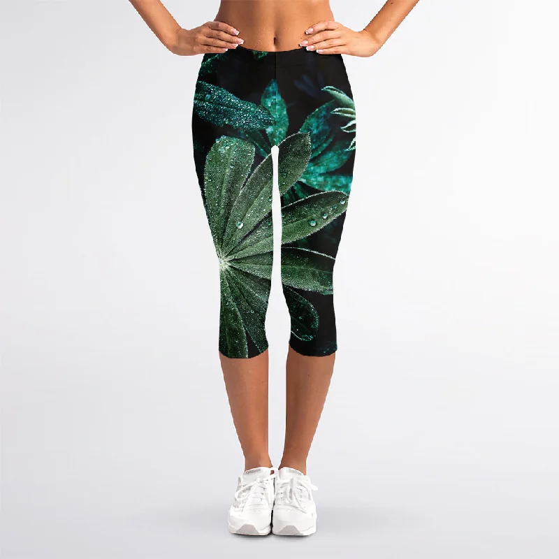 Fresh Tropical Leaf Print Women's Capri Leggings