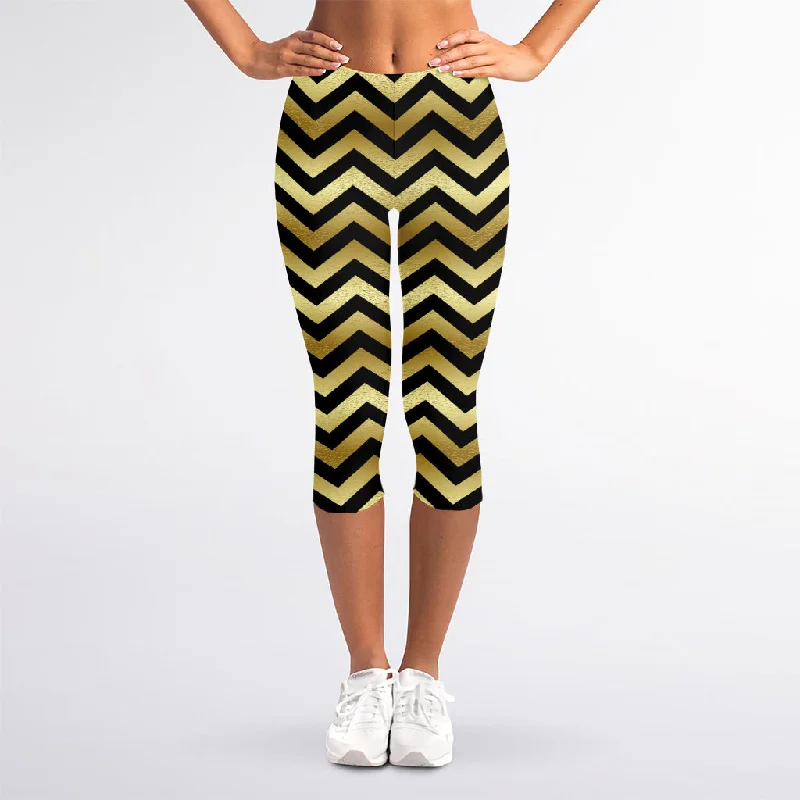 Gold And Black Chevron Pattern Print Women's Capri Leggings