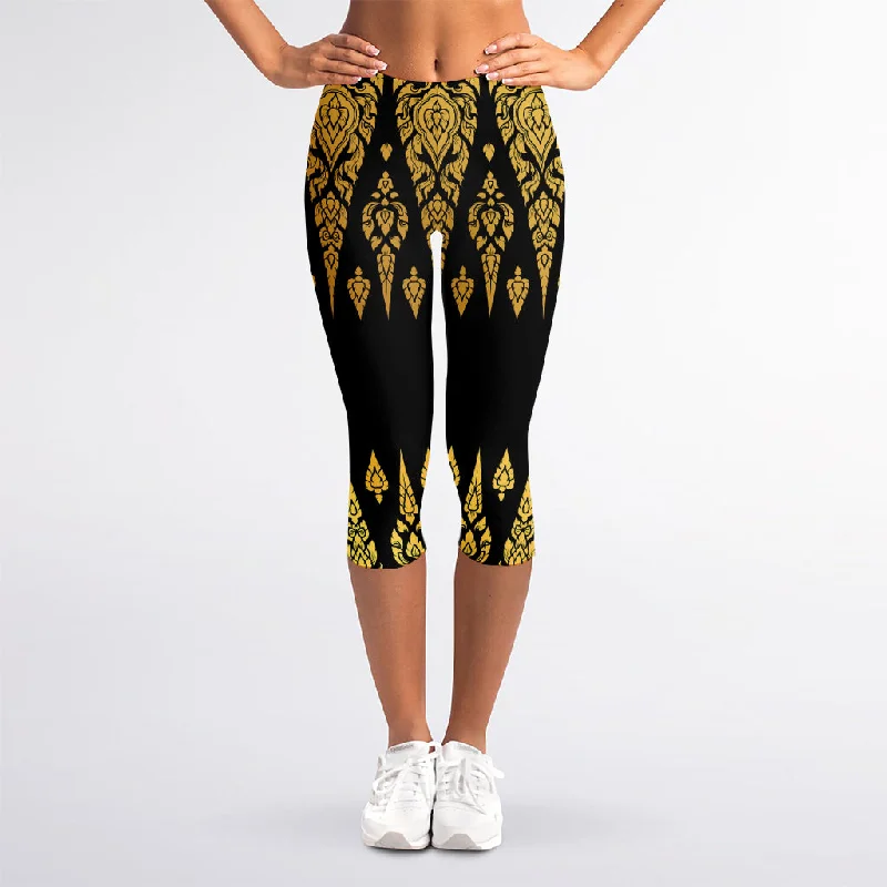 Gold And Black Thai Pattern Print Women's Capri Leggings