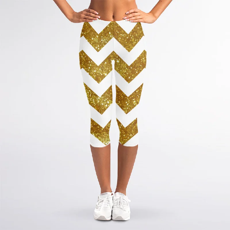 Gold And White Chevron Pattern Print Women's Capri Leggings