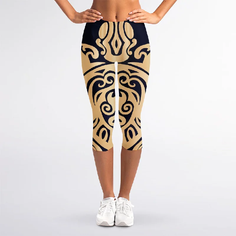 Golden Tribal Sea Turtle Print Women's Capri Leggings