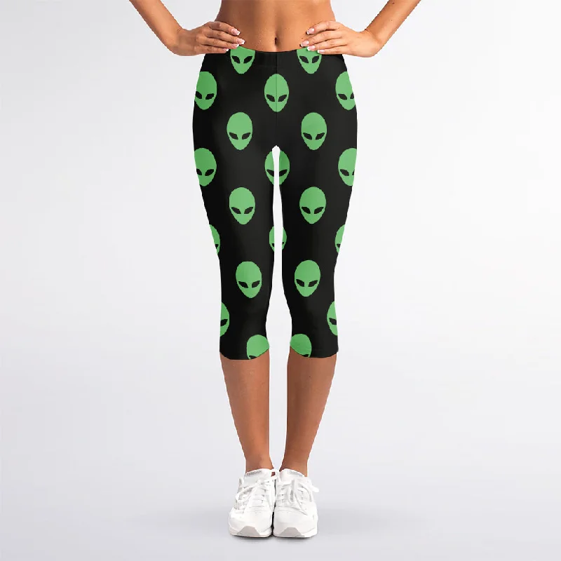 Green Alien Face Print Women's Capri Leggings