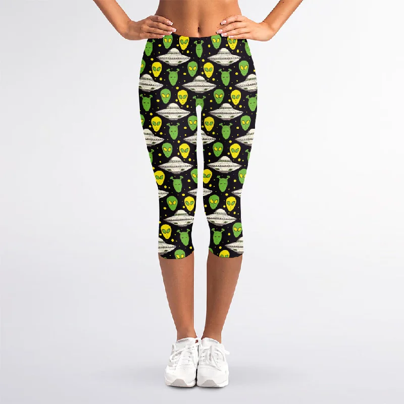 Green Alien UFO Space Print Women's Capri Leggings