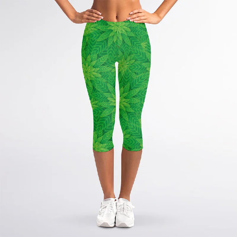 Green Cannabis Leaf Pattern Print Women's Capri Leggings