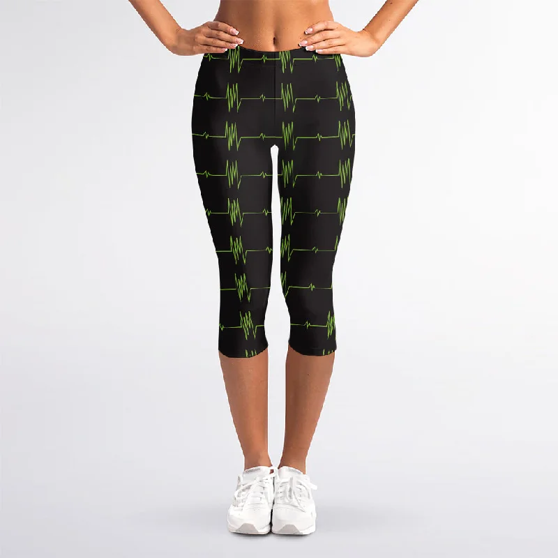 Green Heartbeat Pattern Print Women's Capri Leggings