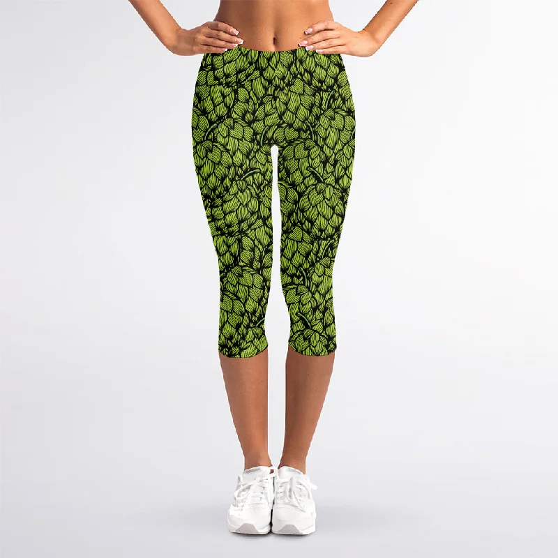 Green Hop Cone Pattern Print Women's Capri Leggings