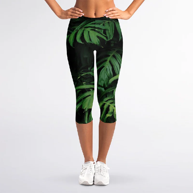 Green Monstera Leaf Print Women's Capri Leggings