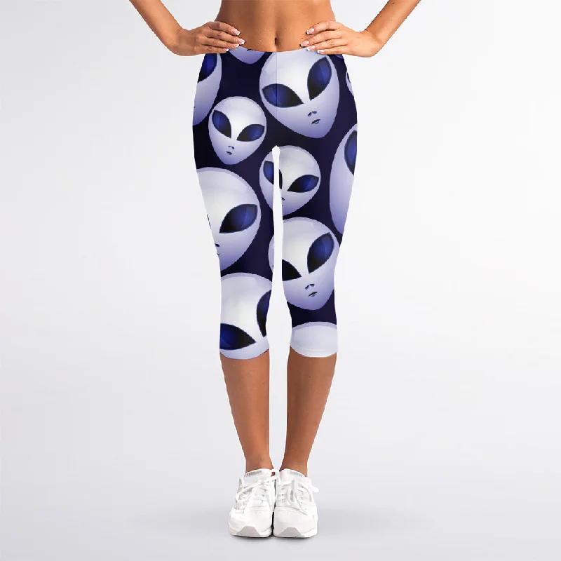 Grey Alien Face Pattern Print Women's Capri Leggings