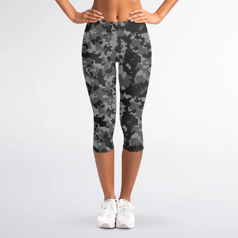 Grey Digital Camo Pattern Print Women's Capri Leggings